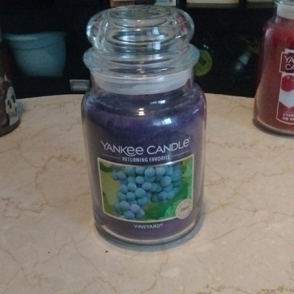Yankee Candle Vineyard Scented Jar